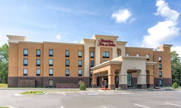 Hampton Inn & Suites Manchester