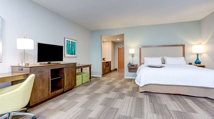 Hampton Inn & Suites Macon I-475 Room