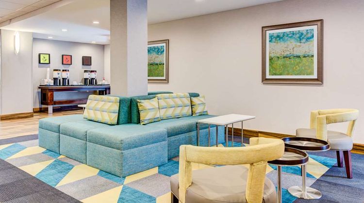 Hampton Inn & Suites Macon I-475 Lobby