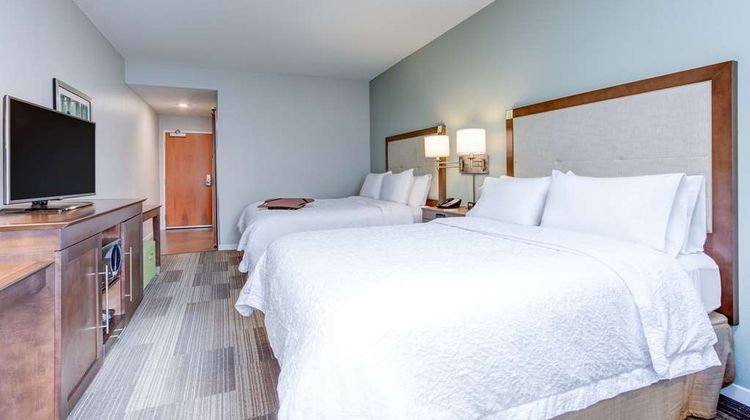 Hampton Inn & Suites Macon I-475 Room