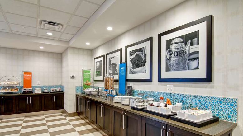 <b>Hampton Inn & Suites Saskatoon Airport Restaurant</b>. Images powered by <a href="https://iceportal.shijigroup.com/" title="IcePortal" target="_blank">IcePortal</a>.