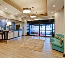 Hampton Inn & Suites Saskatoon Airport Lobby