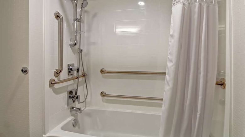 <b>Hampton Inn & Suites Saskatoon Airport Room</b>. Images powered by <a href="https://iceportal.shijigroup.com/" title="IcePortal" target="_blank">IcePortal</a>.