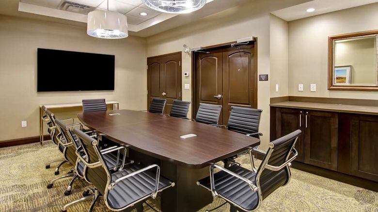 <b>Hampton Inn & Suites Saskatoon Airport Meeting</b>. Images powered by <a href="https://iceportal.shijigroup.com/" title="IcePortal" target="_blank">IcePortal</a>.