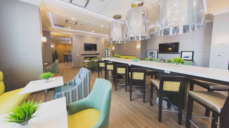 Hampton Inn & Suites by Hilton, Bolton Restaurant