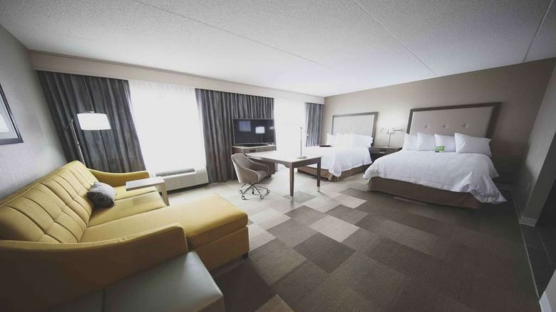 <b>Hampton Inn & Suites by Hilton, Bolton Room</b>. Images powered by <a href="https://iceportal.shijigroup.com/" title="IcePortal" target="_blank">IcePortal</a>.