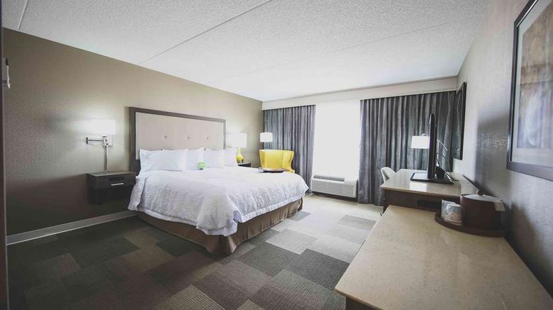 <b>Hampton Inn & Suites by Hilton, Bolton Room</b>. Images powered by <a href="https://iceportal.shijigroup.com/" title="IcePortal" target="_blank">IcePortal</a>.
