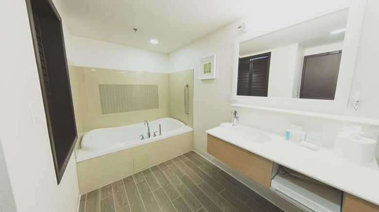 <b>Hampton Inn & Suites by Hilton, Bolton Room</b>. Images powered by <a href="https://iceportal.shijigroup.com/" title="IcePortal" target="_blank">IcePortal</a>.