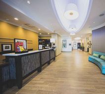 Hampton Inn & Suites by Hilton, Bolton Lobby