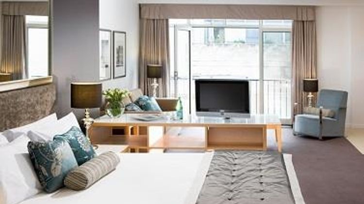Treasury on Collins Hotel Suite