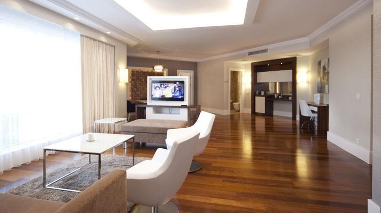 <b>Ikbal Thermal Hotel & Spa Suite</b>. Images powered by <a href="https://iceportal.shijigroup.com/" title="IcePortal" target="_blank">IcePortal</a>.