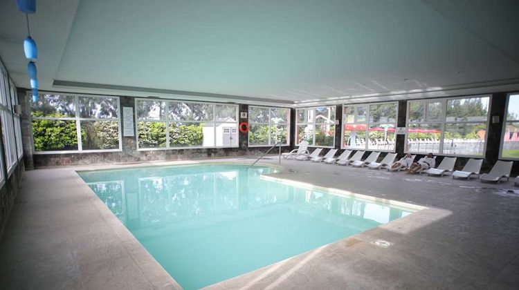 Howard Johnson Funes Pool