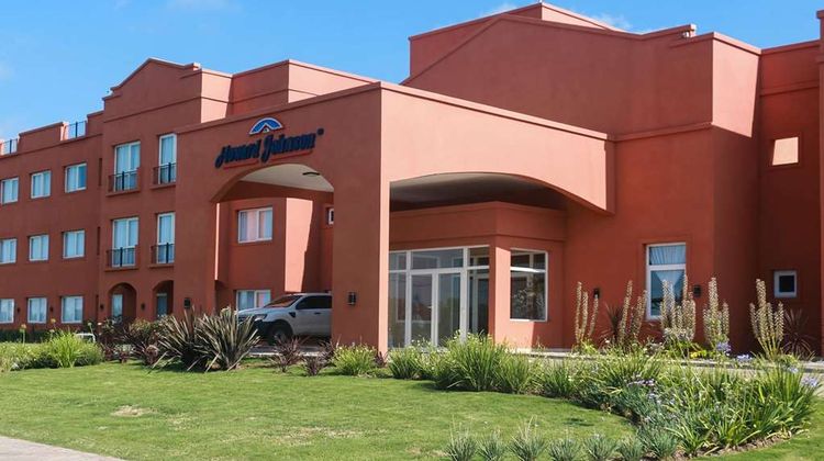 Howard Johnson Funes Exterior
