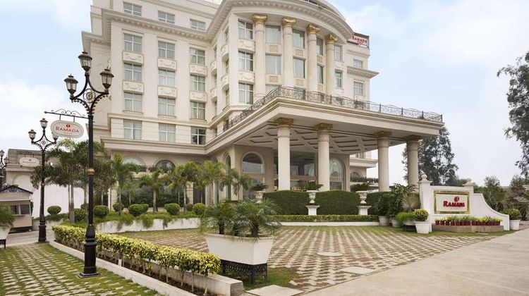 Ramada Plaza Chandigarh Zirakpur Exterior
