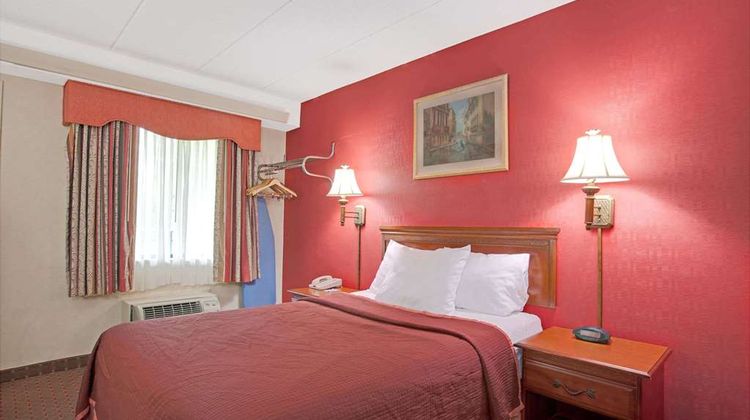 Travelodge Parsippany Room