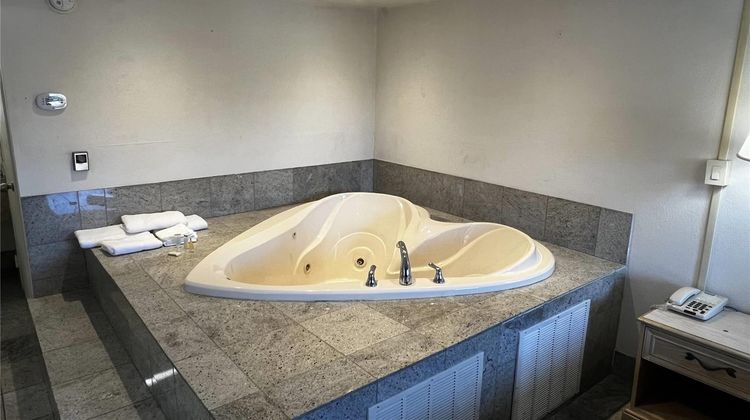 Travelodge Parsippany Room