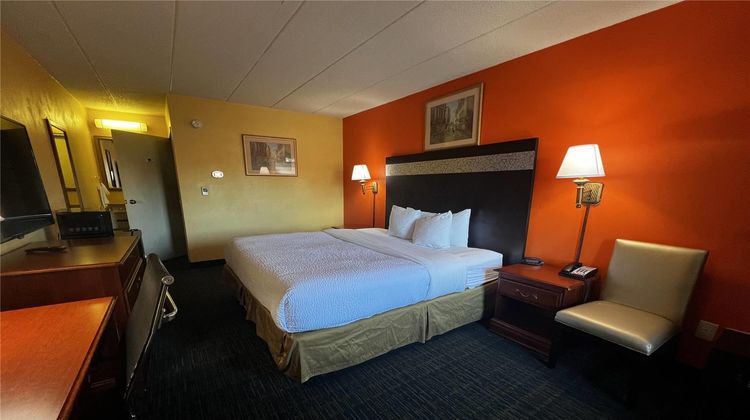 Travelodge Parsippany Room