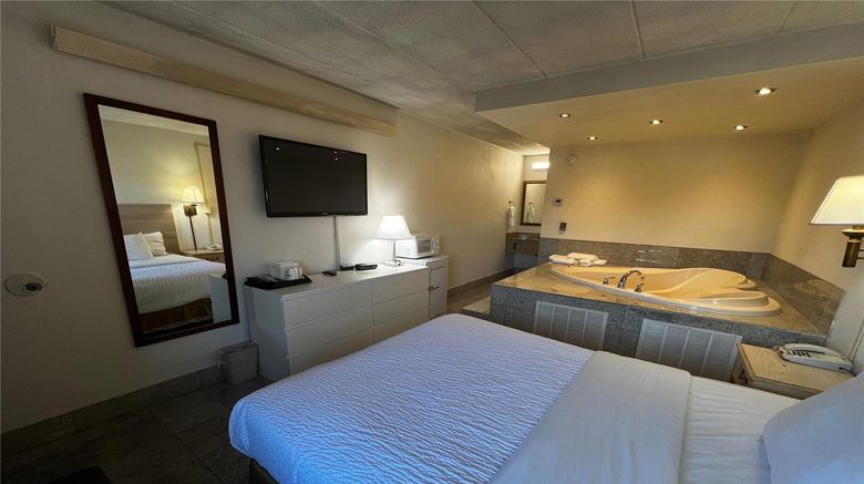 <b>Travelodge Parsippany Room</b>. Images powered by <a href="https://iceportal.shijigroup.com/" title="IcePortal" target="_blank">IcePortal</a>.
