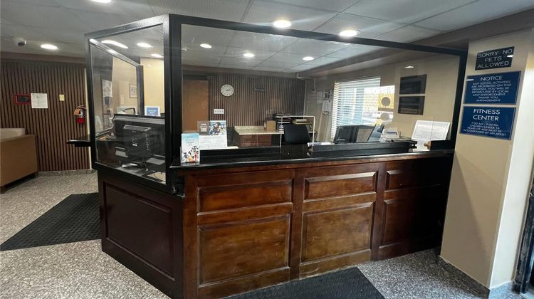 Travelodge Parsippany Lobby