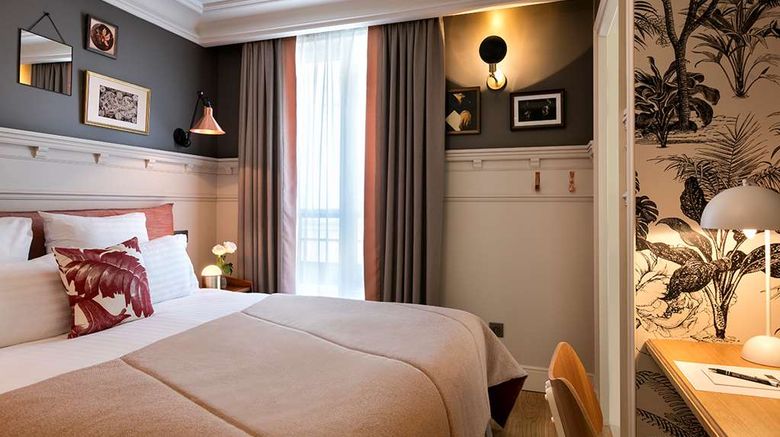 <b>Hotel Royal Madeleine Room</b>. Images powered by <a href="https://iceportal.shijigroup.com/" title="IcePortal" target="_blank">IcePortal</a>.