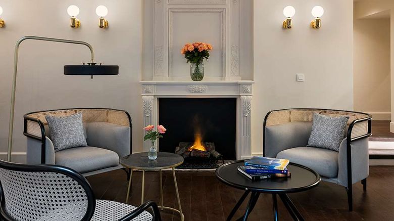 <b>Hotel Royal Madeleine Lobby</b>. Images powered by <a href="https://iceportal.shijigroup.com/" title="IcePortal" target="_blank">IcePortal</a>.