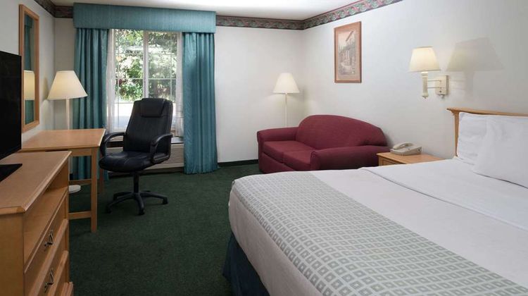 Baymont Inn & Stes Coeur D'Alene East Room