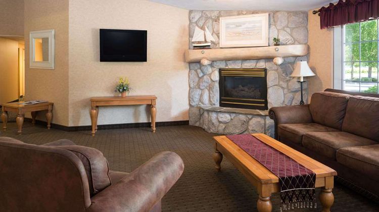 Baymont Inn & Stes Coeur D'Alene East Lobby