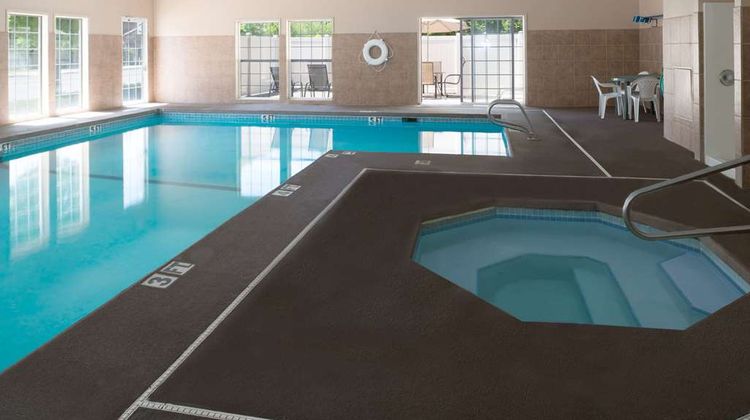Baymont Inn & Stes Coeur D'Alene East Pool