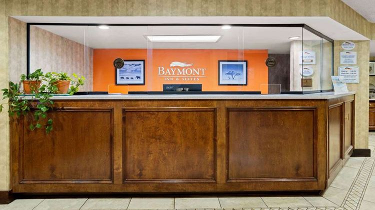 Baymont Inn & Suites Griffin Lobby