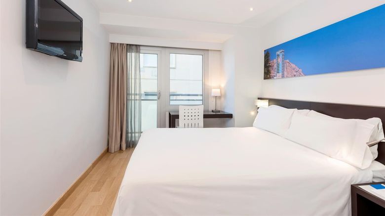 <b>Hotel Alicante Gran Sol, Aff by Melia Room</b>. Images powered by <a href="https://iceportal.shijigroup.com/" title="IcePortal" target="_blank">IcePortal</a>.