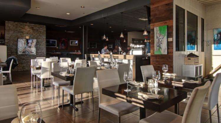 Imperia Hotel & Suites St-Eustache Restaurant