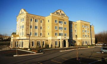Imperia Hotel & Suites St-Eustache