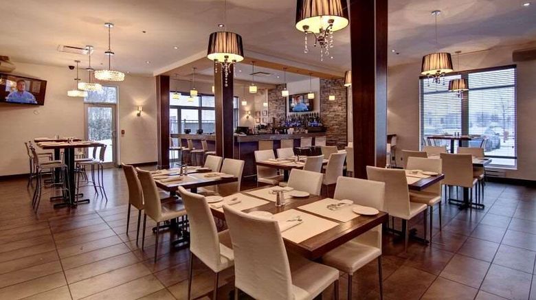 <b>Imperia Hotel & Suites Terrebonne Restaurant</b>. Images powered by <a href="https://iceportal.shijigroup.com/" title="IcePortal" target="_blank">IcePortal</a>.