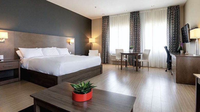 <b>Imperia Hotel & Suites Terrebonne Suite</b>. Images powered by <a href="https://iceportal.shijigroup.com/" title="IcePortal" target="_blank">IcePortal</a>.