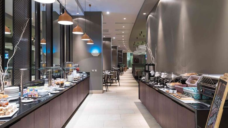 <b>Hilton Garden Inn Iquique Restaurant</b>. Images powered by <a href="https://iceportal.shijigroup.com/" title="IcePortal" target="_blank">IcePortal</a>.