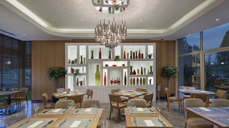 <b>DoubleTree by Hilton Istanbul - Tuzla Restaurant</b>. Images powered by <a href="https://iceportal.shijigroup.com/" title="IcePortal" target="_blank">IcePortal</a>.