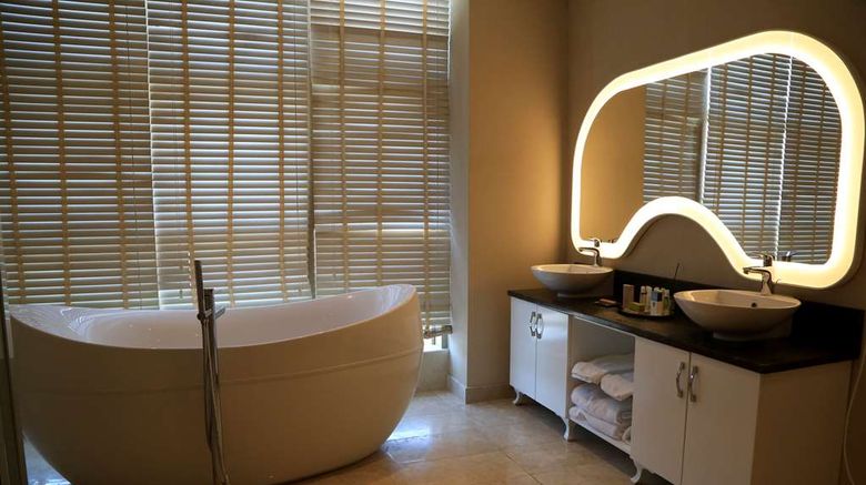 <b>DoubleTree by Hilton Istanbul - Tuzla Room</b>. Images powered by <a href="https://iceportal.shijigroup.com/" title="IcePortal" target="_blank">IcePortal</a>.