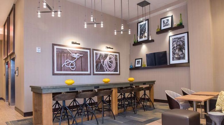 <b>Hampton Inn & Suites Wash DC-Navy Yard Lobby</b>. Images powered by <a href="https://iceportal.shijigroup.com/" title="IcePortal" target="_blank">IcePortal</a>.