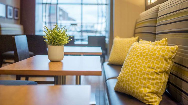 Hampton Inn & Suites Wash DC-Navy Yard Lobby