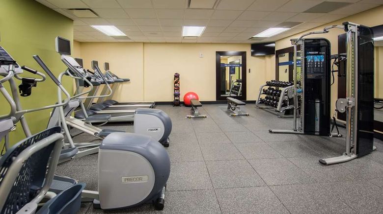 <b>Hampton Inn & Suites Wash DC-Navy Yard Health</b>. Images powered by <a href="https://iceportal.shijigroup.com/" title="IcePortal" target="_blank">IcePortal</a>.