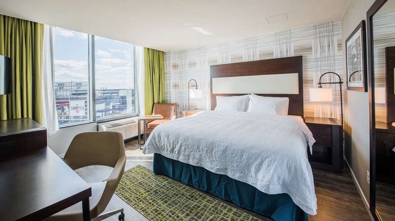 <b>Hampton Inn & Suites Wash DC-Navy Yard Room</b>. Images powered by <a href="https://iceportal.shijigroup.com/" title="IcePortal" target="_blank">IcePortal</a>.