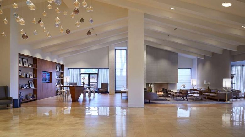 <b>Hilton Mississauga/Meadowvale Lobby</b>. Images powered by <a href="https://iceportal.shijigroup.com/" title="IcePortal" target="_blank">IcePortal</a>.