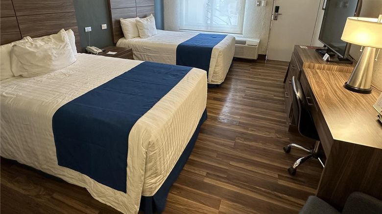 <b>Best Western Cumbres Inn Cd. Cuauhtemoc Room</b>. Images powered by <a href="https://iceportal.shijigroup.com/" title="IcePortal" target="_blank">IcePortal</a>.