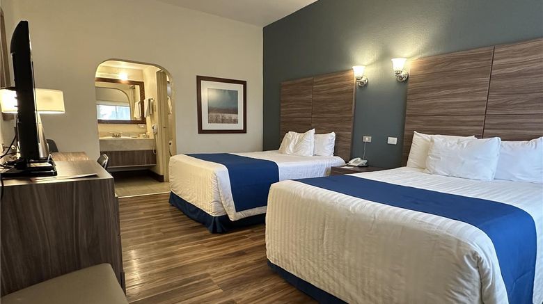 <b>Best Western Cumbres Inn Cd. Cuauhtemoc Room</b>. Images powered by <a href="https://iceportal.shijigroup.com/" title="IcePortal" target="_blank">IcePortal</a>.