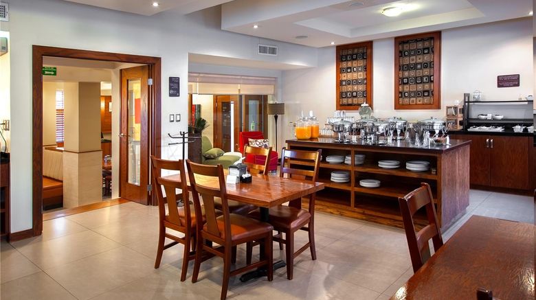 <b>Best Western Cumbres Inn Cd. Cuauhtemoc Restaurant</b>. Images powered by <a href="https://iceportal.shijigroup.com/" title="IcePortal" target="_blank">IcePortal</a>.