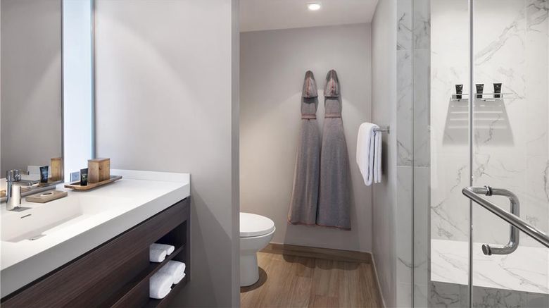 <b>Hyatt Centric South Beach Miami Room</b>. Images powered by <a href="https://iceportal.shijigroup.com/" title="IcePortal" target="_blank">IcePortal</a>.
