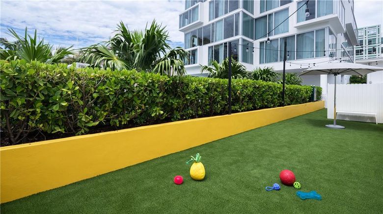 <b>Hyatt Centric South Beach Miami Recreation</b>. Images powered by <a href="https://iceportal.shijigroup.com/" title="IcePortal" target="_blank">IcePortal</a>.