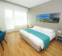 Aquatis Hotel & Conference Ctr Room