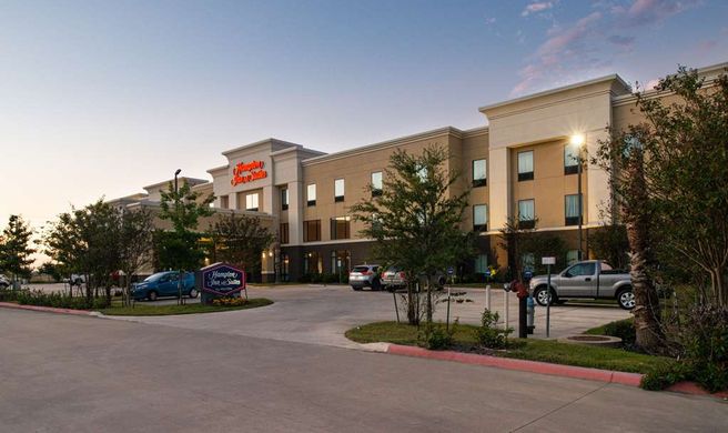 Hampton Inn & Suites Hutto Exterior