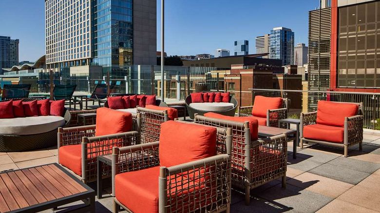 <b>Hilton Garden Inn Nashville Downtown Exterior</b>. Images powered by <a href="https://iceportal.shijigroup.com/" title="IcePortal" target="_blank">IcePortal</a>.